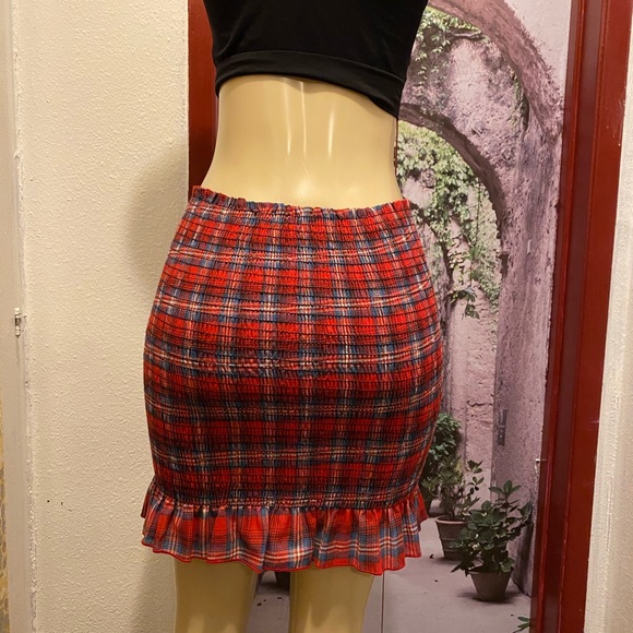 Fashion nova rushed red plaid mini skirt size M - Picture 5 of 7